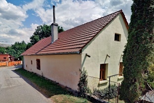 Chalupa s baznem - hrad Bouzov - Konice