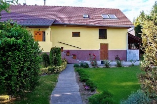 Nov� objekt: Chalupa s baz�nem - hrad Bouzov - Konice 1M-324