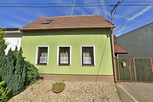 Nov objekt: Chalupa a uzaven dvr - Lednicko-valtick arel 1M-327