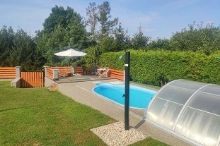 Chalupa s baznem - Vlaim - CHKO Blank