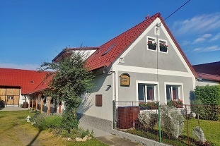 Nov� objekt: Chalupa s baz�nem - Vla�im - CHKO Blan�k