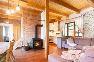 Chata a dva apartmny se zvtky - Kivokltsko