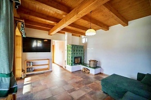 Chalupa s bazénem a kachlovými kamny - Český ráj