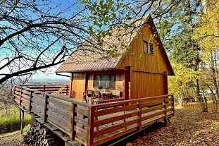 Recenze: Chata a koupac� sud s v�hledem - Host�nsk� vrchy