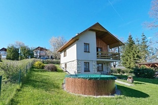 Chalupa s baznem jin echy - Tborsko