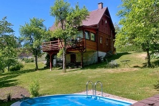 Chata terasa a baz�n - �esk� r�j a Krkono�e