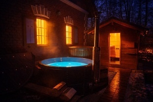 Wellness glamping v �dol� ���ky Ostru�n� - Su�ice