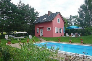Chata Letn� romance s baz�nem - Nov� Rokytn�k