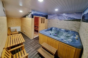 Roubenn� chalupa wellness a baz�n - �ern� hora