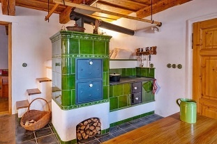 Chalupa s kachlov�mi kamny - Doln� Morava - Kr�l�ky