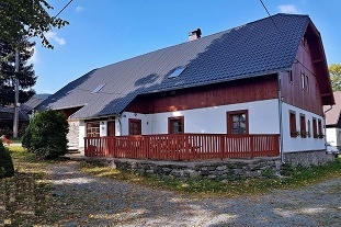 Nov� objekt: Chalupa s baz�nem - Velk� De�tn� - Orlick� hory 8C-558