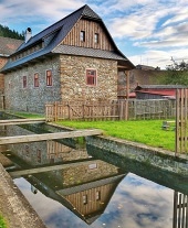 Chalupa u vodn�ho ml�na - CHKO ���rsk� vrchy