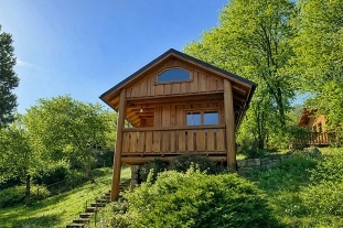 Nov� objekt: Glamping s wellness a baz�nem - hrad Helf�t�n 3M-309