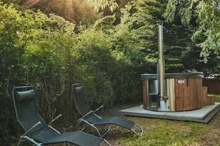 Glamping s koupacím sudem - Plešivec - Krušné hory