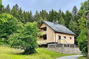 Nov� objekt: �umavsk� chalupa - hrad Ka�perk - Su�icko 3C-541