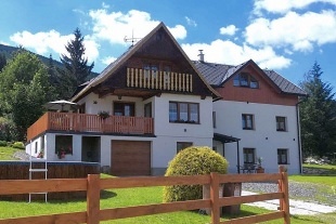 Nov objekt: Chata s baznem - ervenohorsk sedlo - Domaov 2M-042