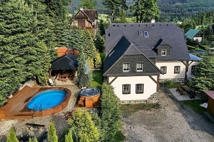 Rodinn penzion - u lesa s baznem - Ramzov