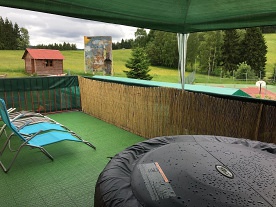 Penzion s venkovnm baznem - Krun hory