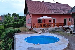 Chalupa terasa a bazn - Lzn Blohrad