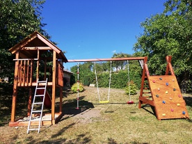 Chalupa terasa a bazn - Lzn Blohrad