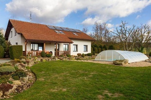 Nov objekt: Chalupa s baznem - esk rj - Vido 7C-043