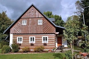 Nov� objekt: Chalupa s vnit�n�m baz�nem - Studen� vrch 8C-066