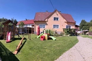 Rodinný penzion s bazénem - Toulava - Podblanicko