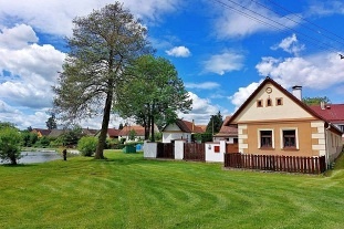 Chalupa a koupací sud - hrad Choustník - Tábor