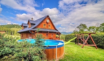 Roubenka s baz�nem - Hyn�ice pod Su�inou