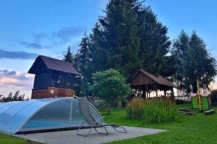 Chalupa s baz�nem - Prad�d - Re�ovsk� vodop�dy