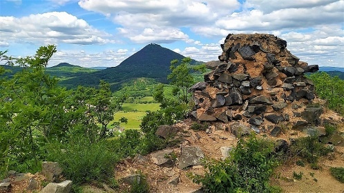 Hora Milešovka - Velemín